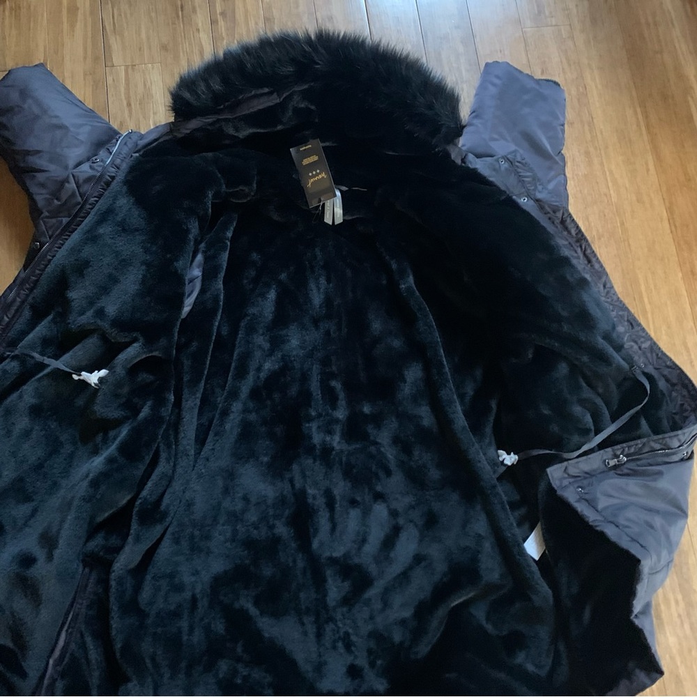 Pennington’s Parka - Picture 4 of 5